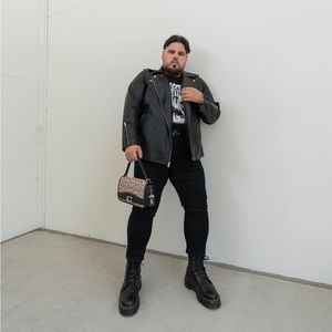 Meet your Posher, Yaniel